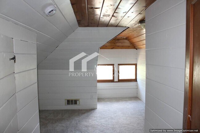 Building Photo - Newly Remodeled 3 Bedroom 2 Bathroom Home ...
