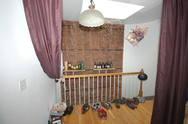 Building Photo - 168 Northampton St