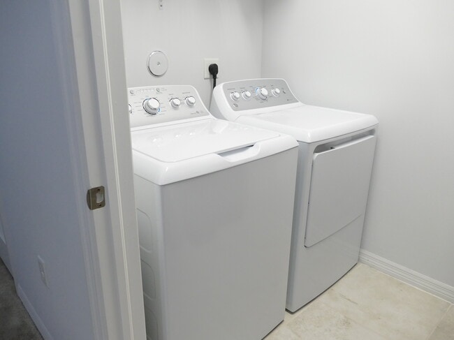 Building Photo - 5215 Golden Eagle Ter