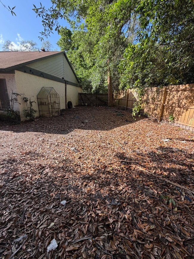 Building Photo - 101 Red Cedar Dr