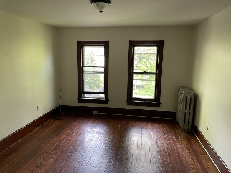 Building Photo - 146 Analomink St