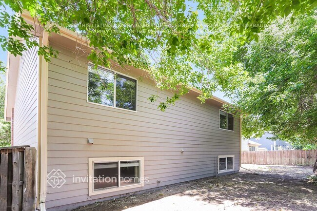 Building Photo - 4443 Biscay St