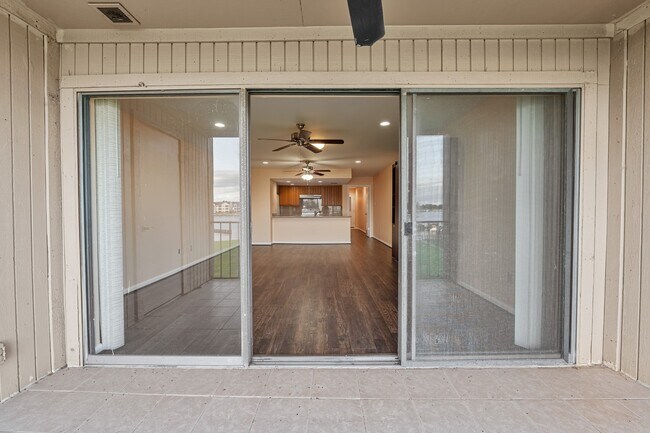 Building Photo - 15575 Marina Dr