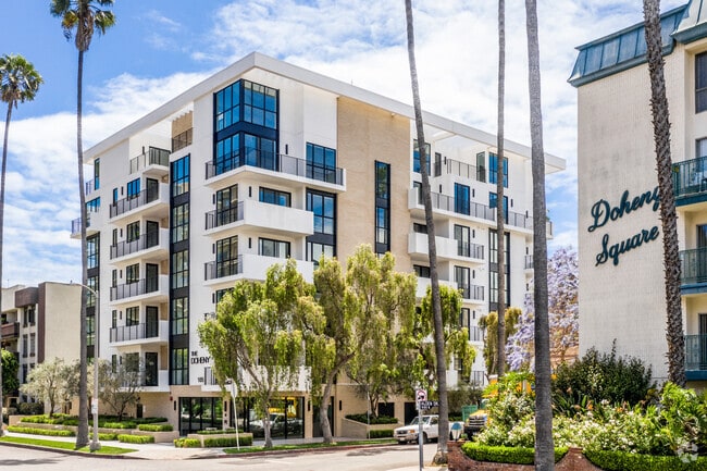 Building Photo - 105 Doheny