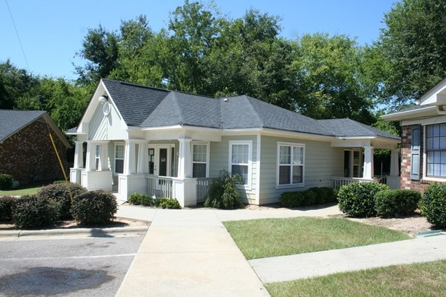 Building Photo - Colts Crossing Apartments