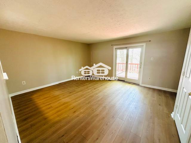 Building Photo - 661 Realm Ct W