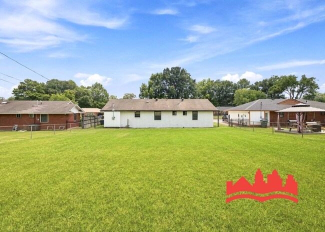 Building Photo - 852 Parkrose Rd
