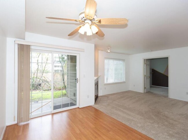 Building Photo - 18505 SE Newport Way