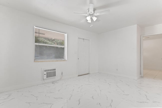 Building Photo - 804 NW 2nd Ave