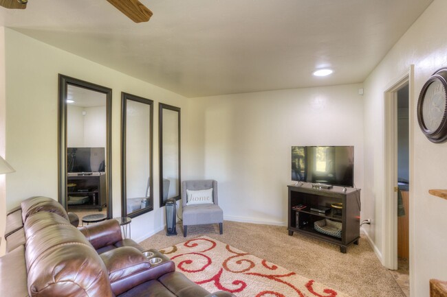 Building Photo - 2830 North Ave