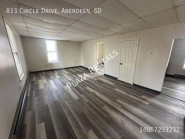 Building Photo - 405 S 8th St