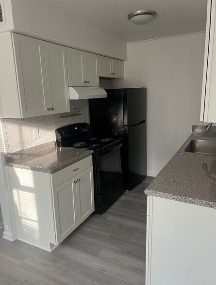Building Photo - Renovated Units In The VIBE District!