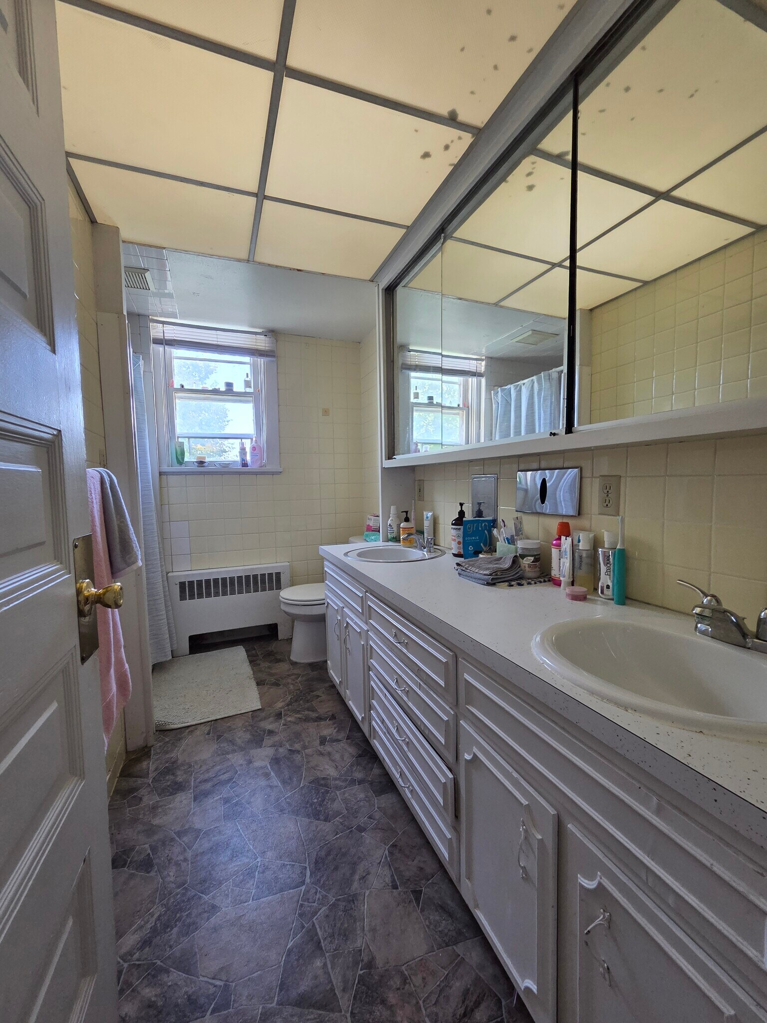 Building Photo - 165 W Broadway St