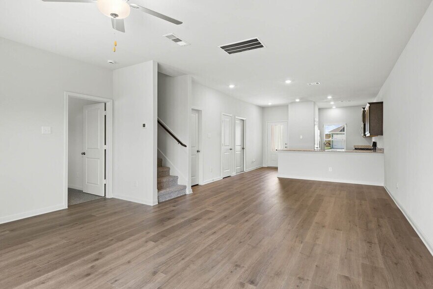 Building Photo - 1324 Tilton Dr