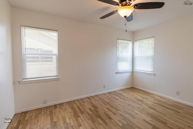 Building Photo - 1624 Sunnyside Ln