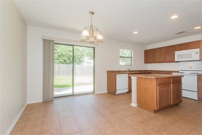 Building Photo - 505 Paseo Grand Dr