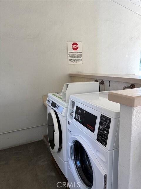 Building Photo - 2280 Via Mariposa W