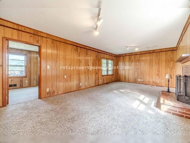 Building Photo - 7680 Jefferson River Rd