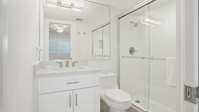 Building Photo - 921 Spanish Cir