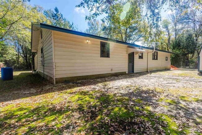 Building Photo - 10001 Chemstrand Rd