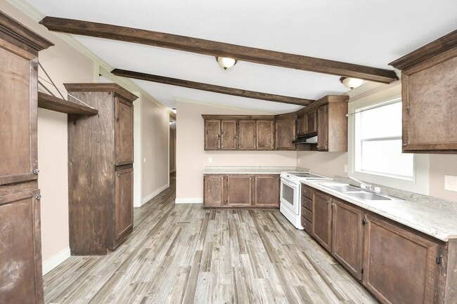 Building Photo - 524 Rd 5253