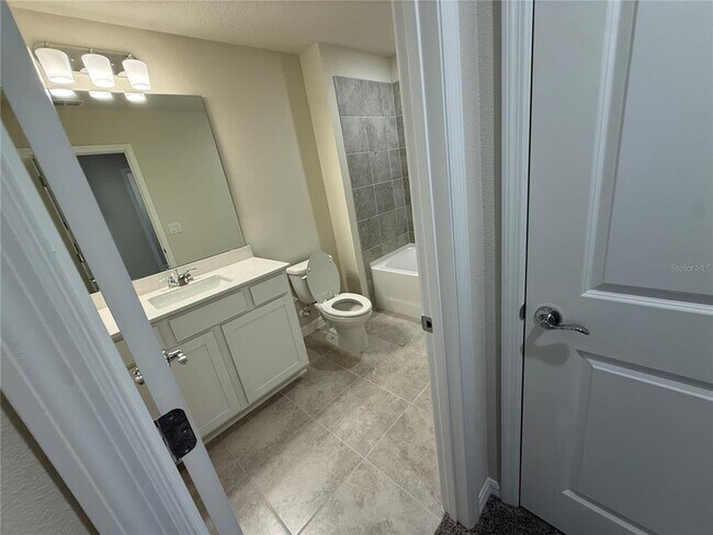 Building Photo - 6400 Tabebuia Pkwy