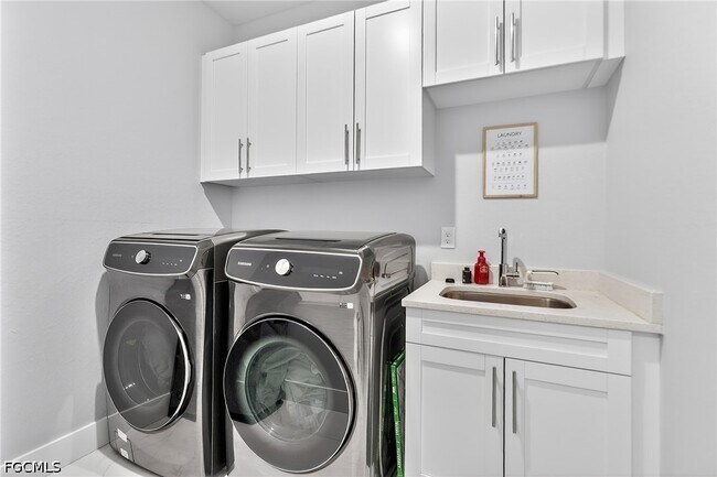 Building Photo - 118 NW 2nd Ave