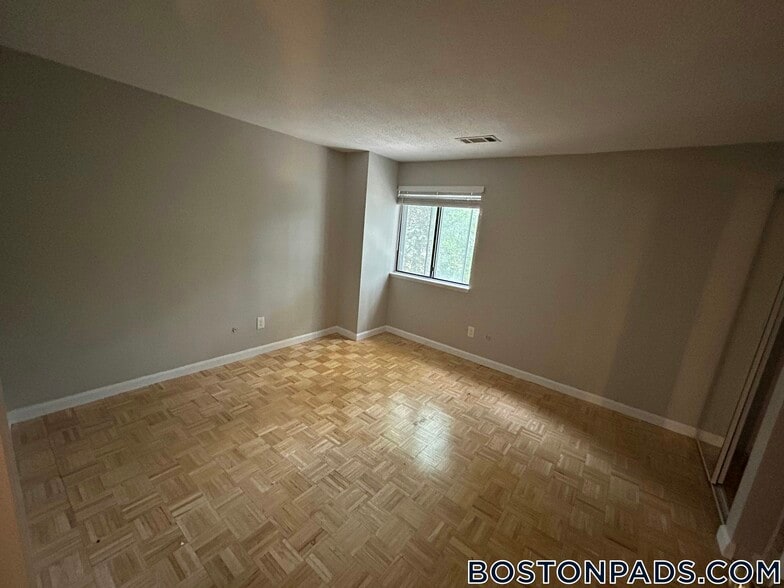 Building Photo - 34 Village Hill Ln