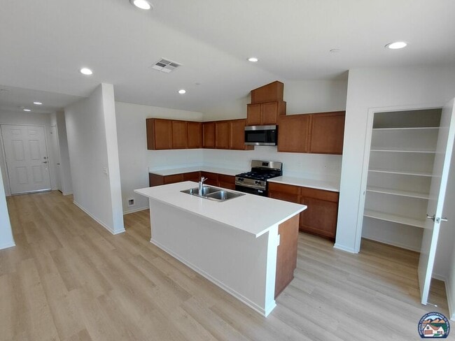 Building Photo - 475 Palomino Ct