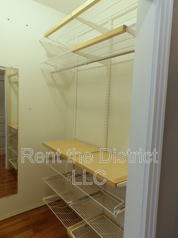 Building Photo - 1130 5th St NW