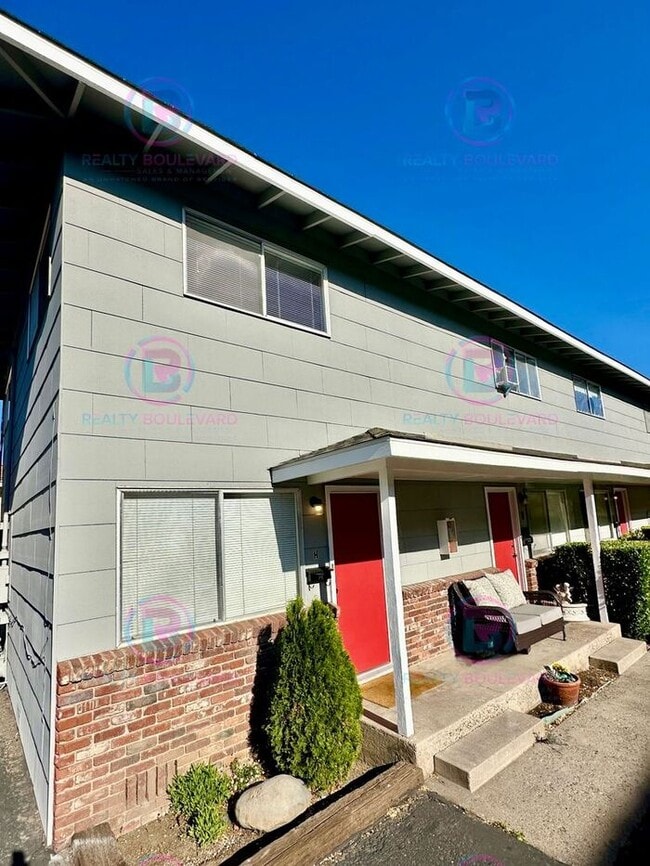 Building Photo - Delightful One-Bedroom + Office Near Idlew...