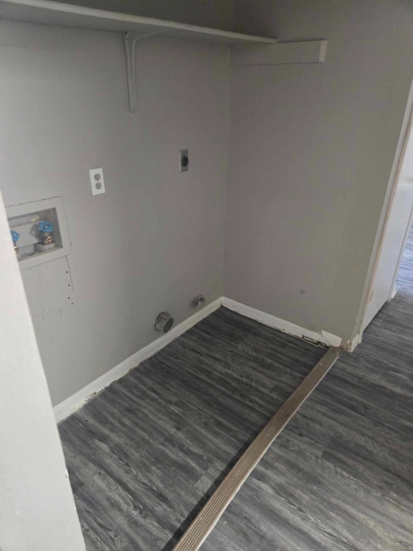 Building Photo - 2406 S Laredo St