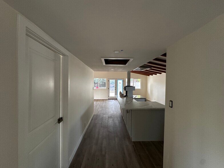 Building Photo - 20315 Hamlin St