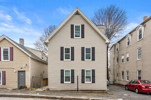Building Photo - 52 Elliot St