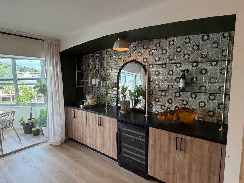 Building Photo - 818 SE 4th St