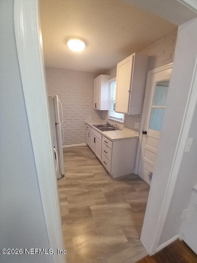 Building Photo - 3521 Ernest St