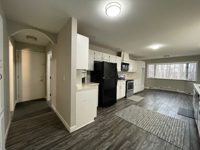 Building Photo - 5341 Bees Ln