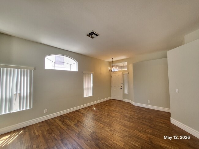 Building Photo - 10124 Hill Country Ave