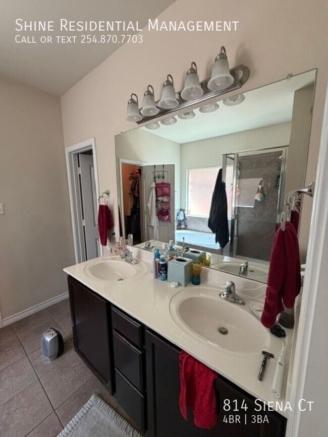 Building Photo - 814 Siena Ct