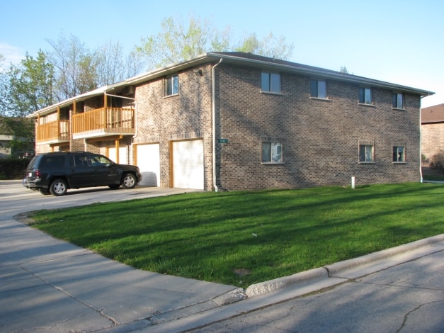 Primary Photo - 2324 Preble Ave