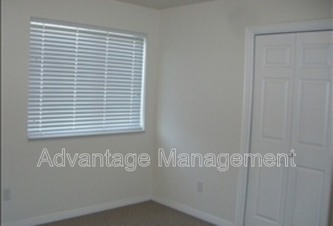 Building Photo - 1606 Westbury Way