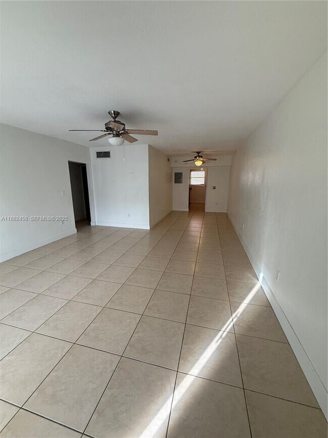 Building Photo - 1142 99th St