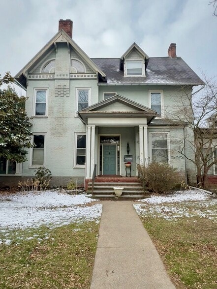 Front of house - 112 W Main St