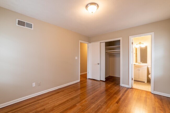 Building Photo - 5121 Ginger Cir