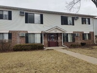 Building Photo - 400 Echo Ln