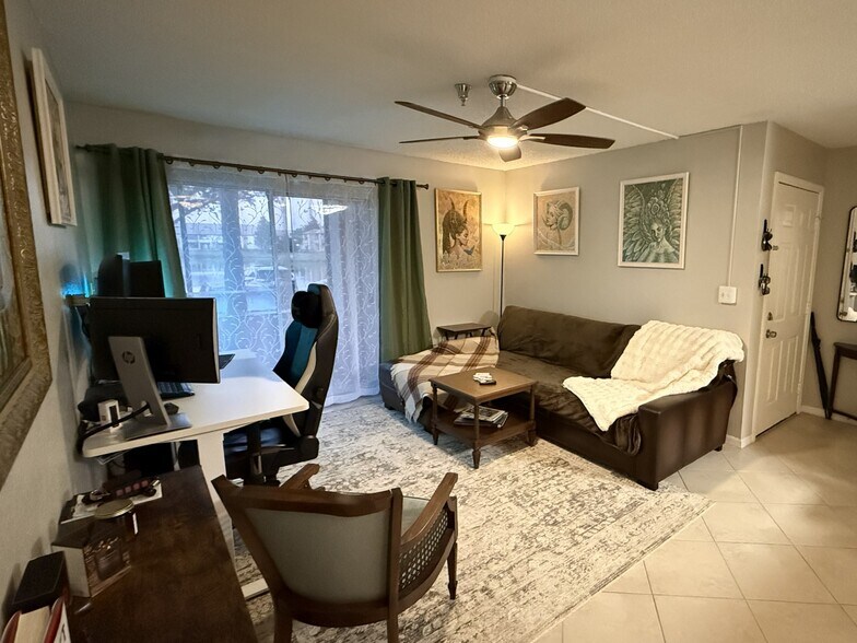 Building Photo - 10263 Gandy Blvd N