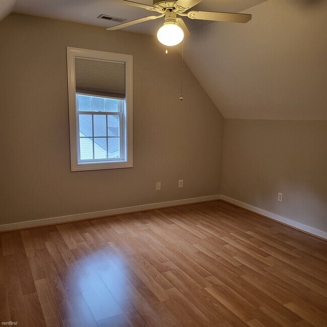 Building Photo - 4 br, 2.5 bath House - 12302 Hillcreek Circle