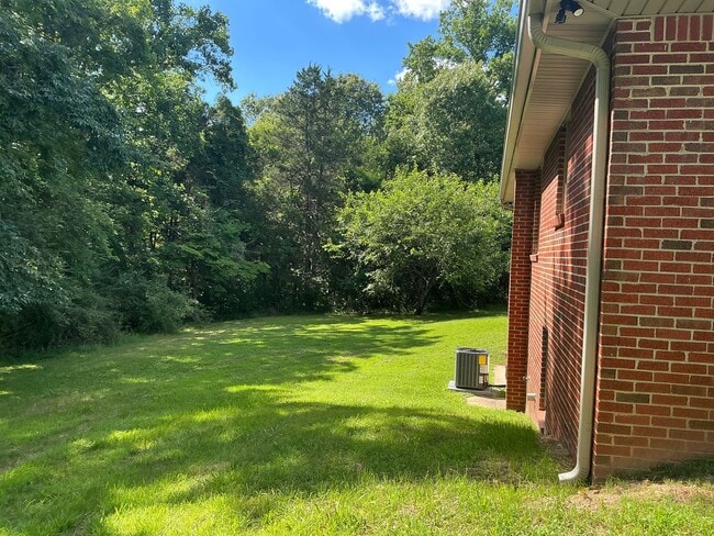 Building Photo - 275 Attaway Rd