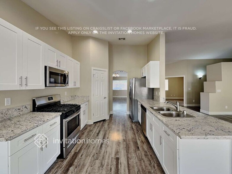 Building Photo - 531 Trocadero St