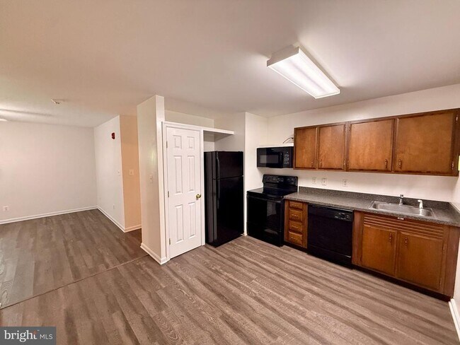 Building Photo - 22665 Van Wert Ln